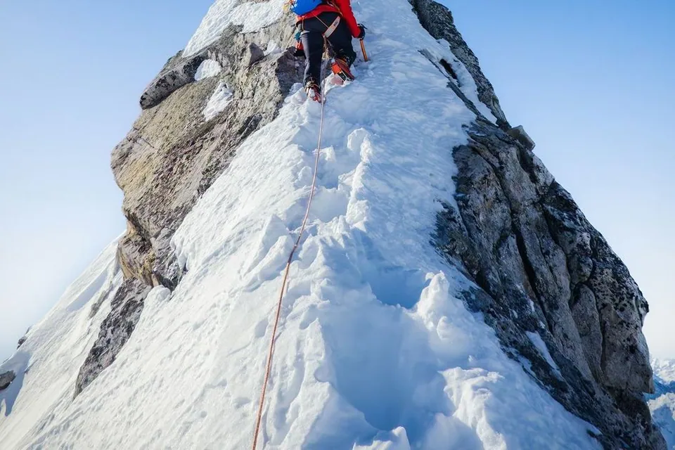 Alpinisme : Arête des Cosmiques à Chamonix-Mont-Blanc